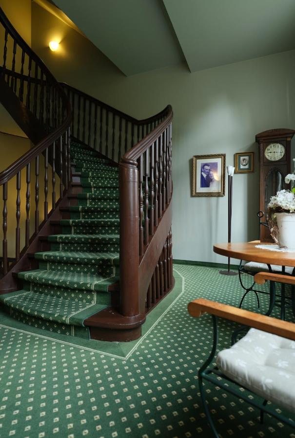 Gutshaus Redewisch Hotel & Restaurant 볼텐하겐 외부 사진