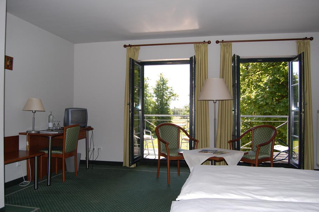 Gutshaus Redewisch Hotel & Restaurant 볼텐하겐 외부 사진