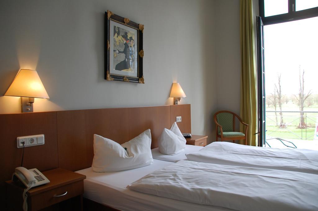 Gutshaus Redewisch Hotel & Restaurant 볼텐하겐 외부 사진
